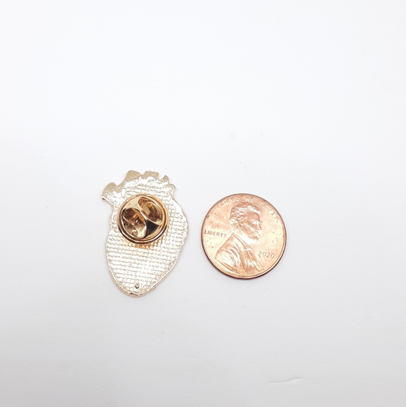 Be brave heart enamel pin - Picture 2 of 2